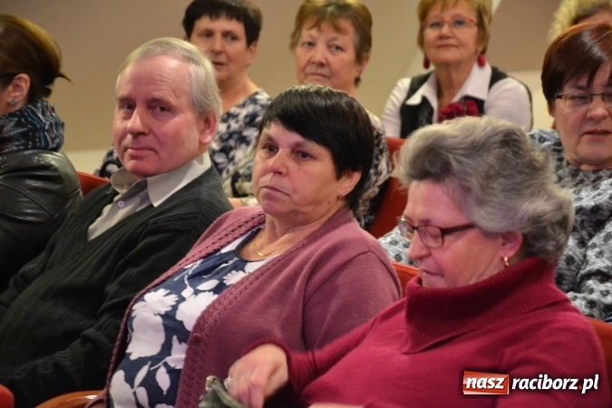 Zdjęcie w galerii na portalu naszraciborz.pl: Śródziemnomorska muzyka, przepiękne stroje i dekoracje, czyli Grecki raj na Zamku Piastowskim  wiadomości z regionu