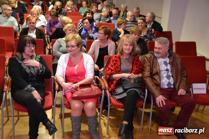 Zdjęcie w galerii na portalu naszraciborz.pl: Śródziemnomorska muzyka, przepiękne stroje i dekoracje, czyli Grecki raj na Zamku Piastowskim  wiadomości z regionu