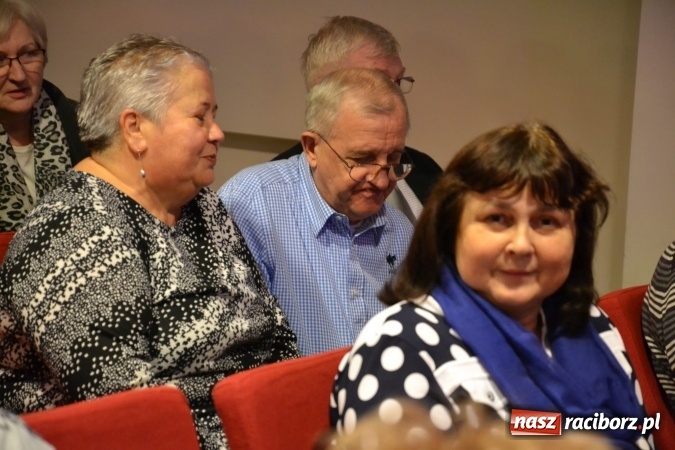 Zdjęcie w galerii na portalu naszraciborz.pl: Śródziemnomorska muzyka, przepiękne stroje i dekoracje, czyli Grecki raj na Zamku Piastowskim  wiadomości z regionu