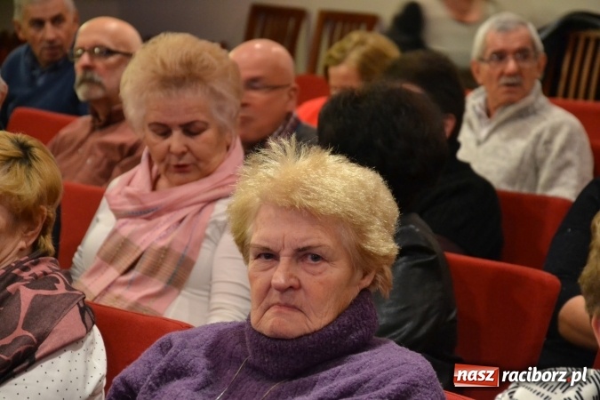 Zdjęcie w galerii na portalu naszraciborz.pl: Śródziemnomorska muzyka, przepiękne stroje i dekoracje, czyli Grecki raj na Zamku Piastowskim  wiadomości z regionu