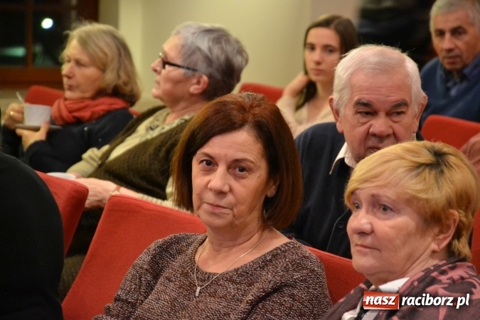 Zdjęcie w galerii na portalu naszraciborz.pl: Śródziemnomorska muzyka, przepiękne stroje i dekoracje, czyli Grecki raj na Zamku Piastowskim  wiadomości z regionu