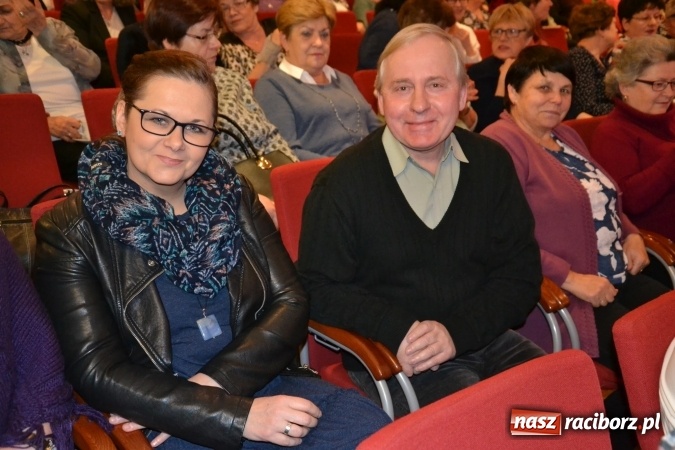 Zdjęcie w galerii na portalu naszraciborz.pl: Śródziemnomorska muzyka, przepiękne stroje i dekoracje, czyli Grecki raj na Zamku Piastowskim  wiadomości z regionu