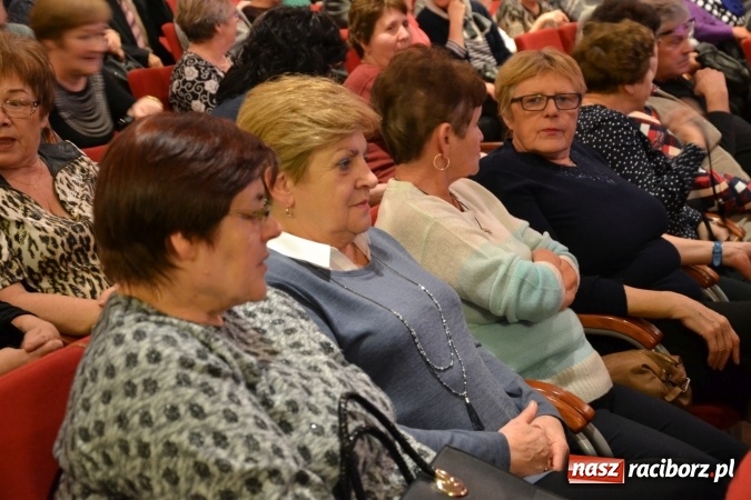 Zdjęcie w galerii na portalu naszraciborz.pl: Śródziemnomorska muzyka, przepiękne stroje i dekoracje, czyli Grecki raj na Zamku Piastowskim  wiadomości z regionu