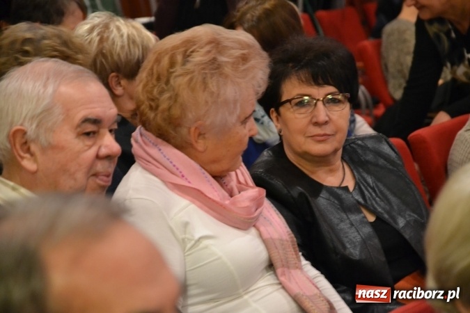 Zdjęcie w galerii na portalu naszraciborz.pl: Śródziemnomorska muzyka, przepiękne stroje i dekoracje, czyli Grecki raj na Zamku Piastowskim  wiadomości z regionu