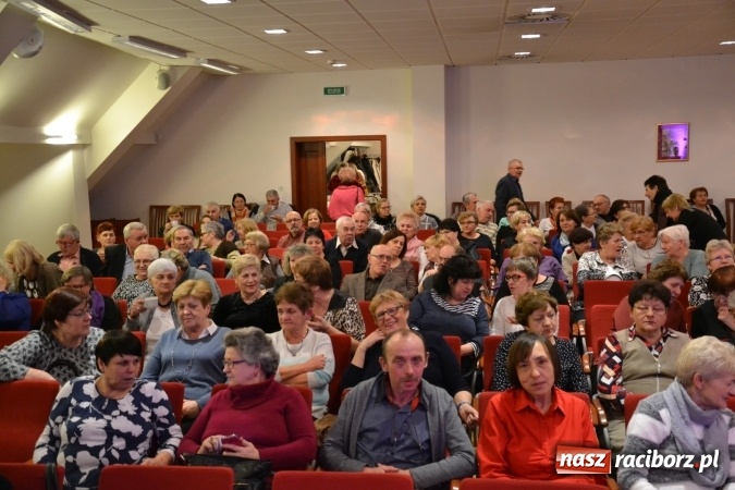 Zdjęcie w galerii na portalu naszraciborz.pl: Śródziemnomorska muzyka, przepiękne stroje i dekoracje, czyli Grecki raj na Zamku Piastowskim  wiadomości z regionu