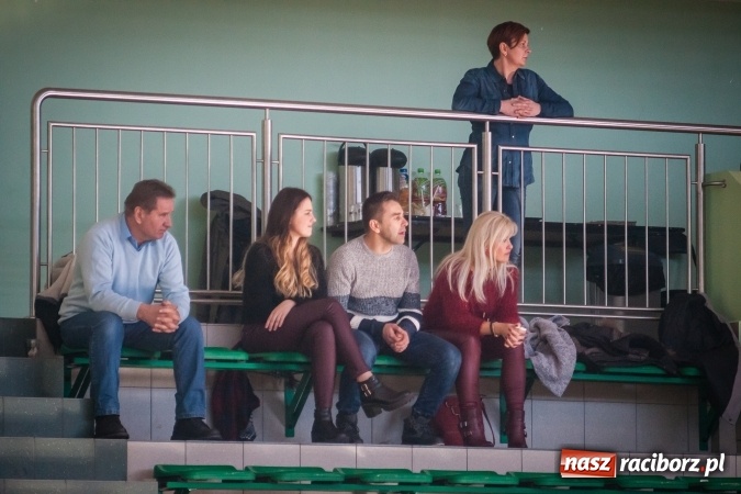 Zdjęcie w galerii na portalu naszraciborz.pl: IV Turniej Noworoczny o Puchar Dyrektora ZSOMS. Dreszczowiec w starciu o pierwsze miejsce. Raciborska Unia lepsza od MOSiR Opole wiadomości z regionu