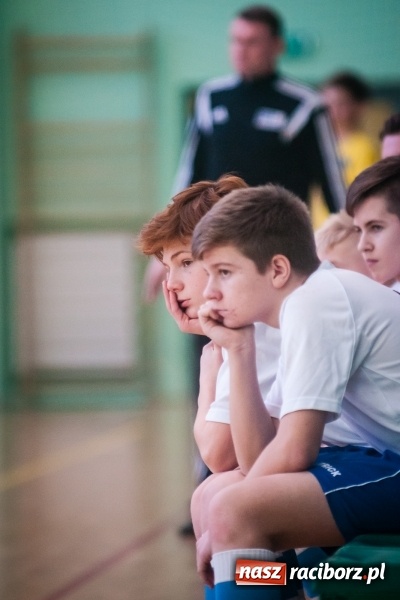 Zdjęcie w galerii na portalu naszraciborz.pl: IV Turniej Noworoczny o Puchar Dyrektora ZSOMS. Dreszczowiec w starciu o pierwsze miejsce. Raciborska Unia lepsza od MOSiR Opole wiadomości z regionu