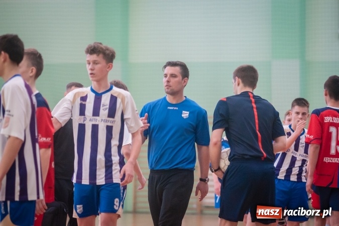 Zdjęcie w galerii na portalu naszraciborz.pl: IV Turniej Noworoczny o Puchar Dyrektora ZSOMS. Dreszczowiec w starciu o pierwsze miejsce. Raciborska Unia lepsza od MOSiR Opole wiadomości z regionu