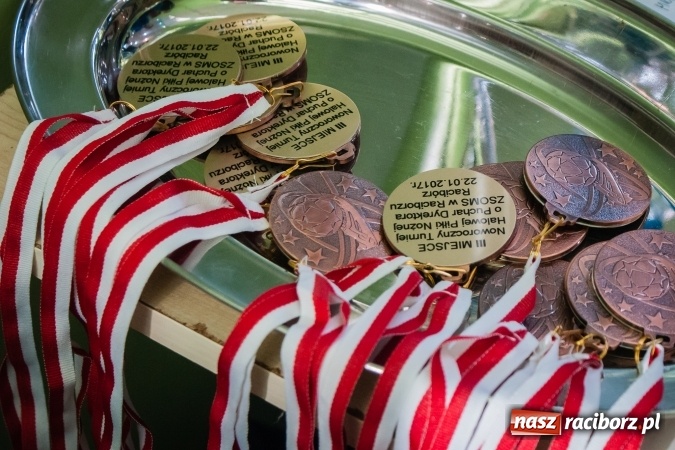 Zdjęcie w galerii na portalu naszraciborz.pl: IV Turniej Noworoczny o Puchar Dyrektora ZSOMS. Dreszczowiec w starciu o pierwsze miejsce. Raciborska Unia lepsza od MOSiR Opole wiadomości z regionu