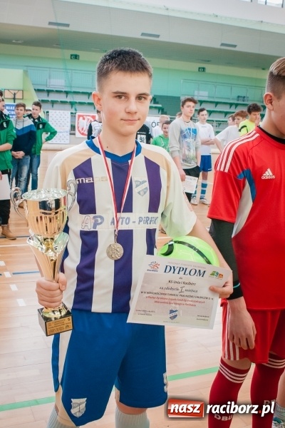 Zdjęcie w galerii na portalu naszraciborz.pl: IV Turniej Noworoczny o Puchar Dyrektora ZSOMS. Dreszczowiec w starciu o pierwsze miejsce. Raciborska Unia lepsza od MOSiR Opole wiadomości z regionu