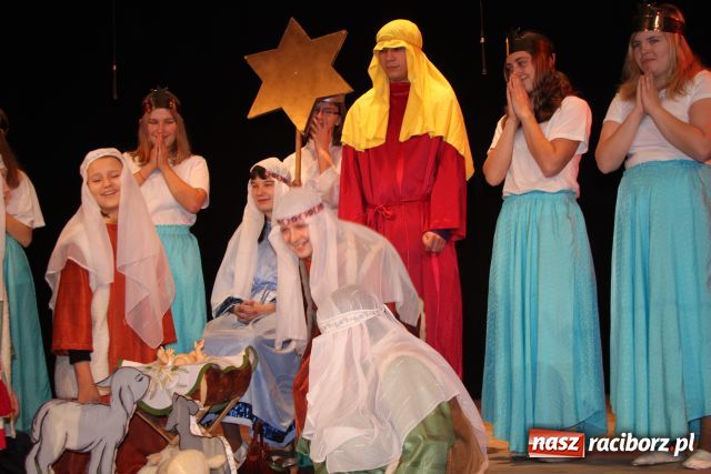 Zdjęcie w galerii na portalu naszraciborz.pl: Jubileuszowy przegląd inscenizacji bożonarodzeniowych wiadomości z regionu