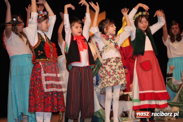 Zdjęcie w galerii na portalu naszraciborz.pl: Jubileuszowy przegląd inscenizacji bożonarodzeniowych wiadomości z regionu