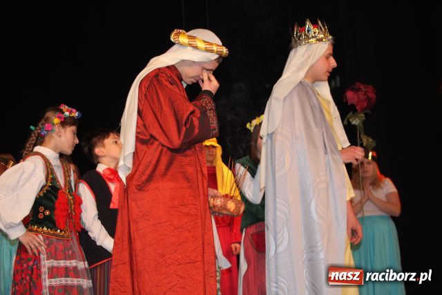 Zdjęcie w galerii na portalu naszraciborz.pl: Jubileuszowy przegląd inscenizacji bożonarodzeniowych wiadomości z regionu