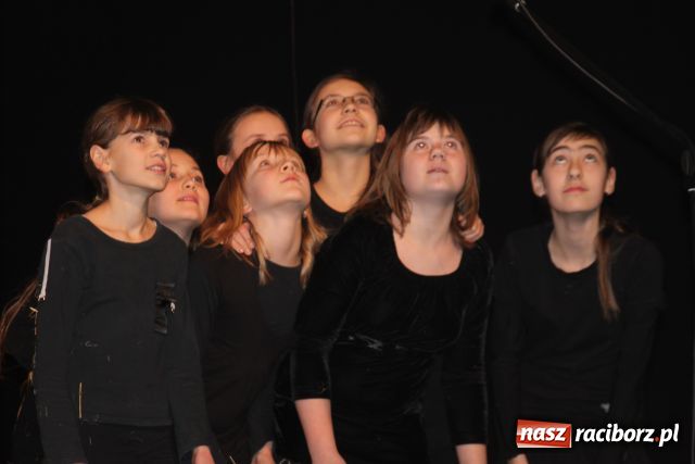 Zdjęcie w galerii na portalu naszraciborz.pl: Jubileuszowy przegląd inscenizacji bożonarodzeniowych wiadomości z regionu