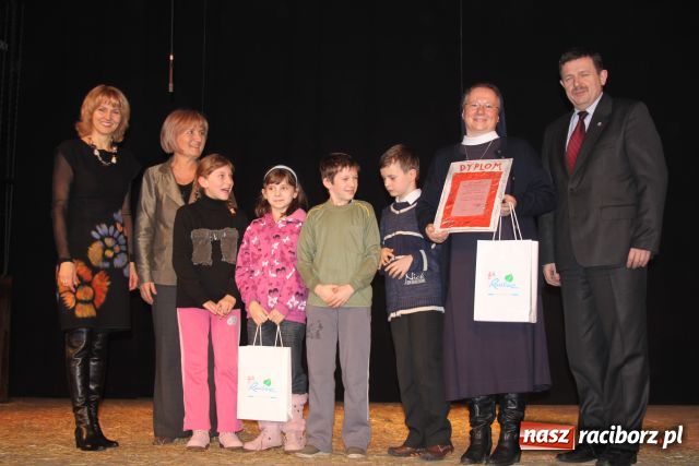Zdjęcie w galerii na portalu naszraciborz.pl: Jubileuszowy przegląd inscenizacji bożonarodzeniowych wiadomości z regionu