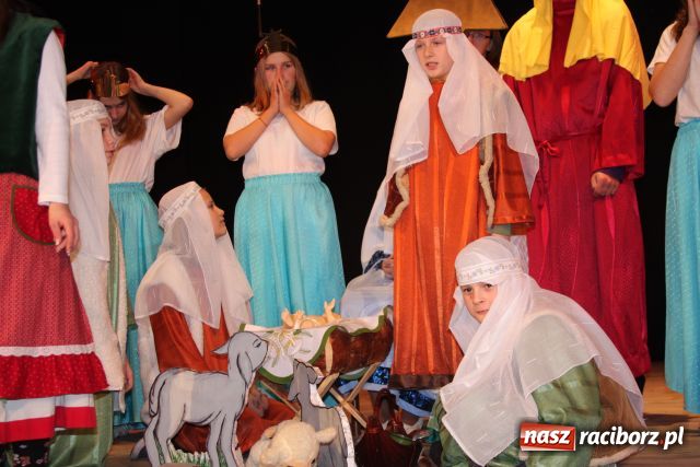 Zdjęcie w galerii na portalu naszraciborz.pl: Jubileuszowy przegląd inscenizacji bożonarodzeniowych wiadomości z regionu