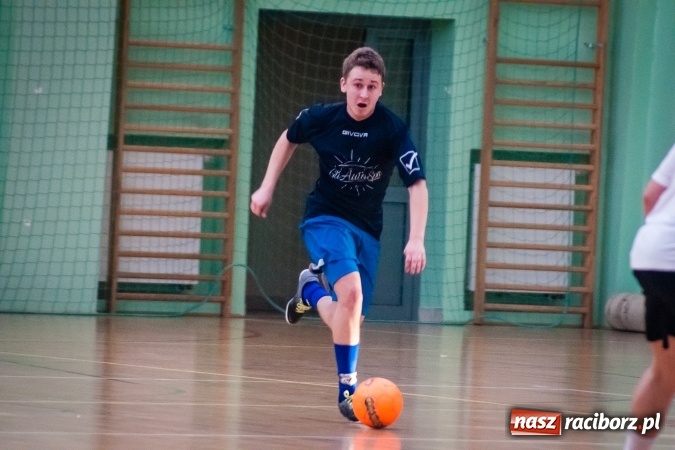 Zdjęcie w galerii na portalu naszraciborz.pl: Niedziela pod znakiem HLPN. Grała druga i pierwsza liga. Trafienie Jarosława Marcisza tysięczną bramką tej edycji ligi futsalu wiadomości z regionu