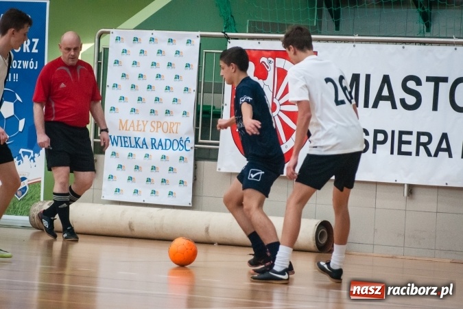 Zdjęcie w galerii na portalu naszraciborz.pl: Niedziela pod znakiem HLPN. Grała druga i pierwsza liga. Trafienie Jarosława Marcisza tysięczną bramką tej edycji ligi futsalu wiadomości z regionu