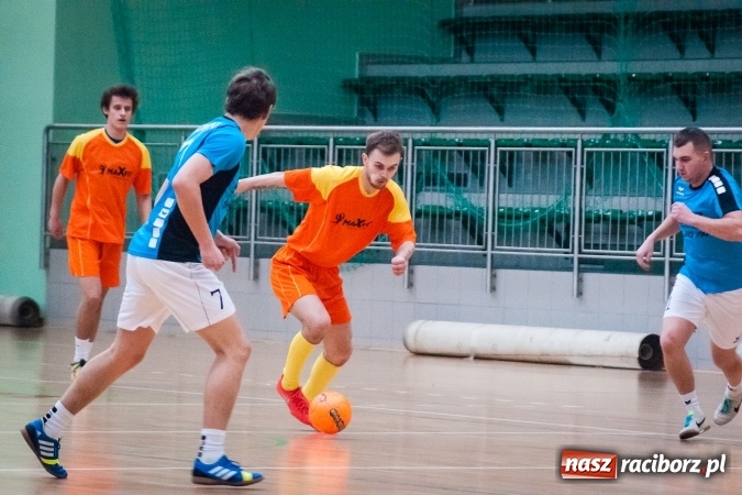 Zdjęcie w galerii na portalu naszraciborz.pl: Niedziela pod znakiem HLPN. Grała druga i pierwsza liga. Trafienie Jarosława Marcisza tysięczną bramką tej edycji ligi futsalu wiadomości z regionu