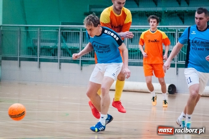 Zdjęcie w galerii na portalu naszraciborz.pl: Niedziela pod znakiem HLPN. Grała druga i pierwsza liga. Trafienie Jarosława Marcisza tysięczną bramką tej edycji ligi futsalu wiadomości z regionu