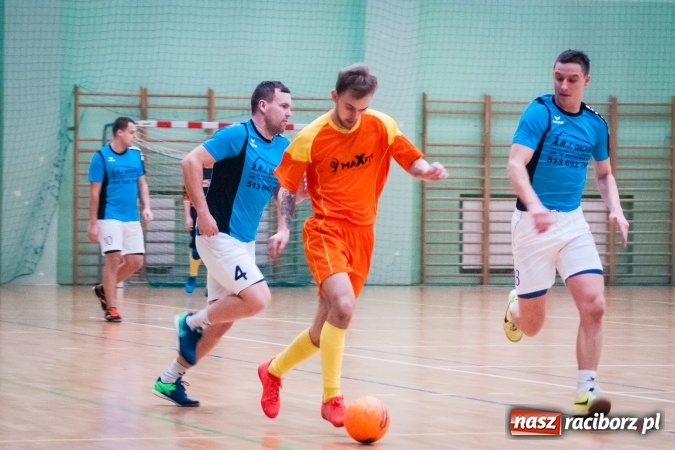 Zdjęcie w galerii na portalu naszraciborz.pl: Niedziela pod znakiem HLPN. Grała druga i pierwsza liga. Trafienie Jarosława Marcisza tysięczną bramką tej edycji ligi futsalu wiadomości z regionu