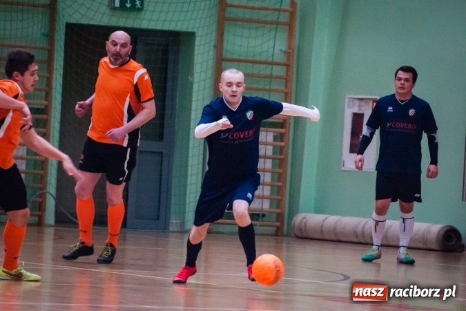 Zdjęcie w galerii na portalu naszraciborz.pl: Niedziela pod znakiem HLPN. Grała druga i pierwsza liga. Trafienie Jarosława Marcisza tysięczną bramką tej edycji ligi futsalu wiadomości z regionu