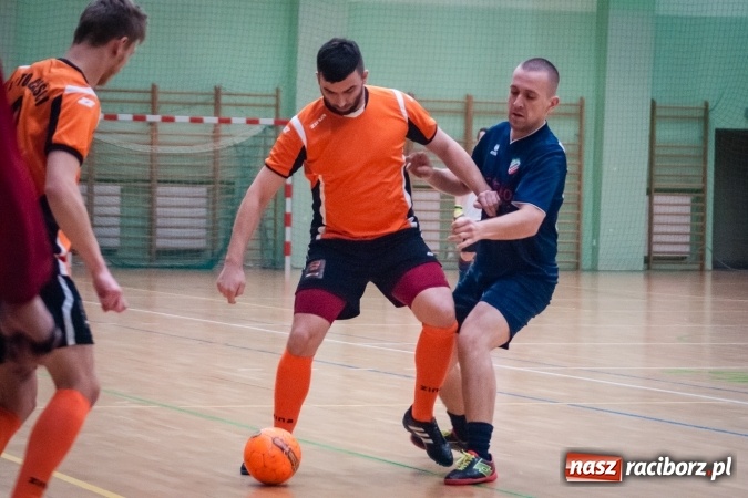 Zdjęcie w galerii na portalu naszraciborz.pl: Niedziela pod znakiem HLPN. Grała druga i pierwsza liga. Trafienie Jarosława Marcisza tysięczną bramką tej edycji ligi futsalu wiadomości z regionu