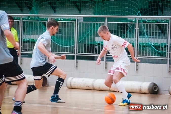 Zdjęcie w galerii na portalu naszraciborz.pl: Niedziela pod znakiem HLPN. Grała druga i pierwsza liga. Trafienie Jarosława Marcisza tysięczną bramką tej edycji ligi futsalu wiadomości z regionu