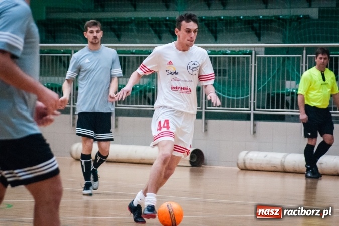 Zdjęcie w galerii na portalu naszraciborz.pl: Niedziela pod znakiem HLPN. Grała druga i pierwsza liga. Trafienie Jarosława Marcisza tysięczną bramką tej edycji ligi futsalu wiadomości z regionu