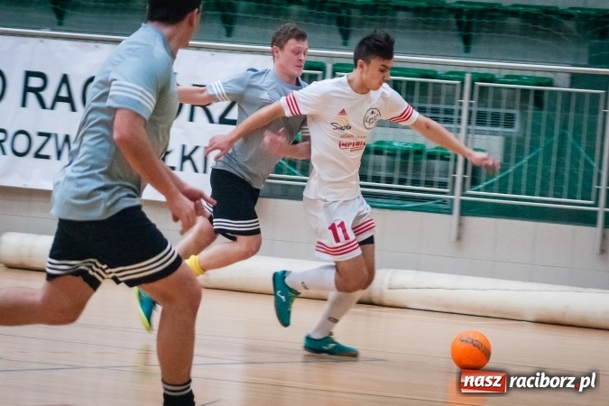 Zdjęcie w galerii na portalu naszraciborz.pl: Niedziela pod znakiem HLPN. Grała druga i pierwsza liga. Trafienie Jarosława Marcisza tysięczną bramką tej edycji ligi futsalu wiadomości z regionu