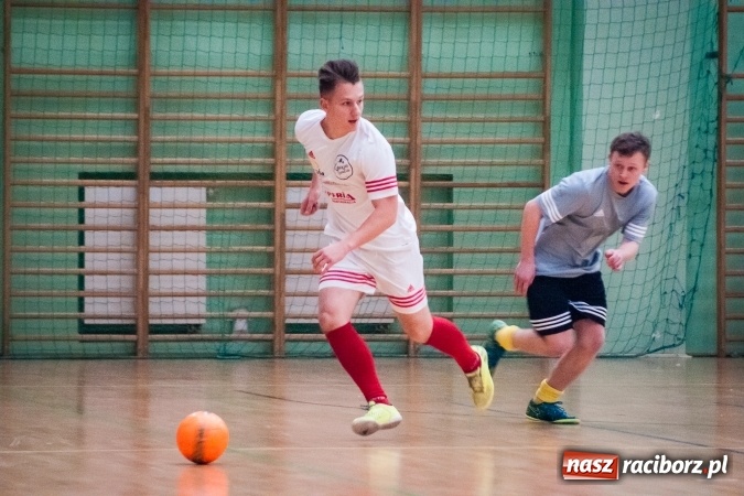 Zdjęcie w galerii na portalu naszraciborz.pl: Niedziela pod znakiem HLPN. Grała druga i pierwsza liga. Trafienie Jarosława Marcisza tysięczną bramką tej edycji ligi futsalu wiadomości z regionu