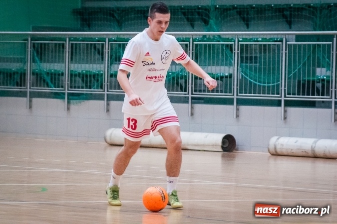 Zdjęcie w galerii na portalu naszraciborz.pl: Niedziela pod znakiem HLPN. Grała druga i pierwsza liga. Trafienie Jarosława Marcisza tysięczną bramką tej edycji ligi futsalu wiadomości z regionu