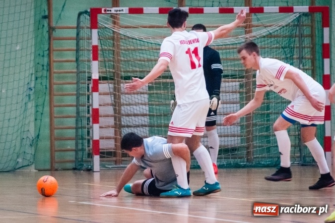 Zdjęcie w galerii na portalu naszraciborz.pl: Niedziela pod znakiem HLPN. Grała druga i pierwsza liga. Trafienie Jarosława Marcisza tysięczną bramką tej edycji ligi futsalu wiadomości z regionu
