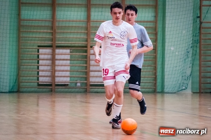 Zdjęcie w galerii na portalu naszraciborz.pl: Niedziela pod znakiem HLPN. Grała druga i pierwsza liga. Trafienie Jarosława Marcisza tysięczną bramką tej edycji ligi futsalu wiadomości z regionu