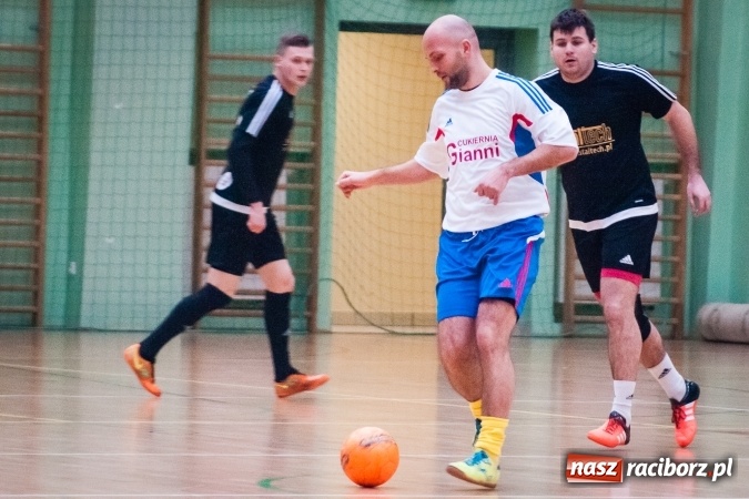 Zdjęcie w galerii na portalu naszraciborz.pl: Niedziela pod znakiem HLPN. Grała druga i pierwsza liga. Trafienie Jarosława Marcisza tysięczną bramką tej edycji ligi futsalu wiadomości z regionu