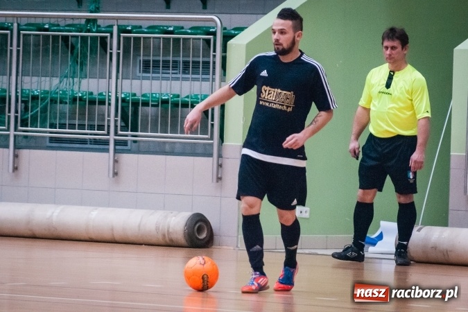 Zdjęcie w galerii na portalu naszraciborz.pl: Niedziela pod znakiem HLPN. Grała druga i pierwsza liga. Trafienie Jarosława Marcisza tysięczną bramką tej edycji ligi futsalu wiadomości z regionu