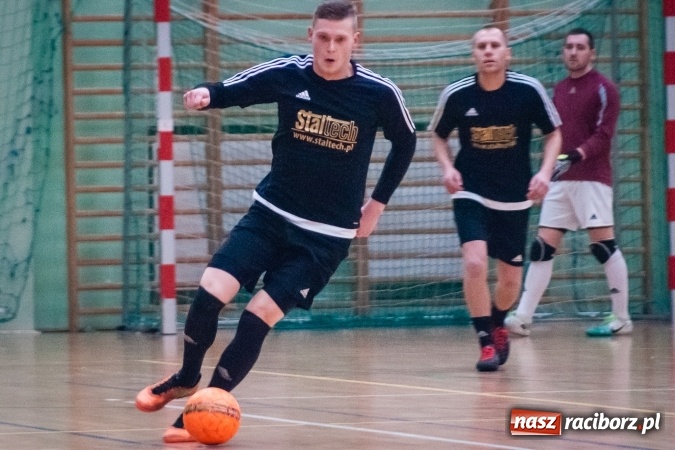 Zdjęcie w galerii na portalu naszraciborz.pl: Niedziela pod znakiem HLPN. Grała druga i pierwsza liga. Trafienie Jarosława Marcisza tysięczną bramką tej edycji ligi futsalu wiadomości z regionu