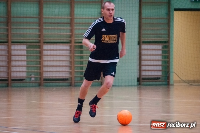 Zdjęcie w galerii na portalu naszraciborz.pl: Niedziela pod znakiem HLPN. Grała druga i pierwsza liga. Trafienie Jarosława Marcisza tysięczną bramką tej edycji ligi futsalu wiadomości z regionu