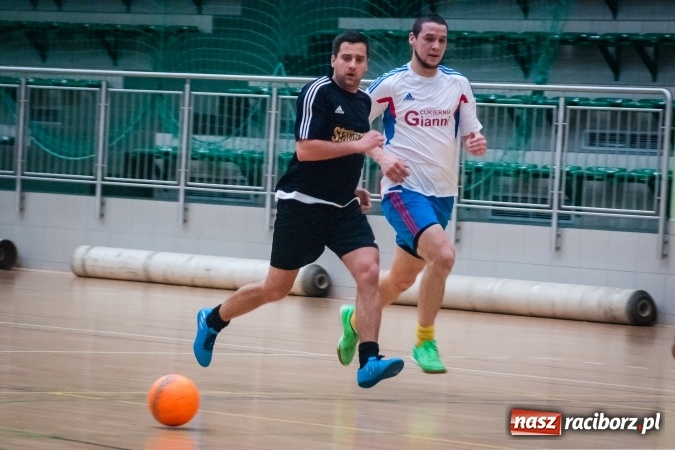 Zdjęcie w galerii na portalu naszraciborz.pl: Niedziela pod znakiem HLPN. Grała druga i pierwsza liga. Trafienie Jarosława Marcisza tysięczną bramką tej edycji ligi futsalu wiadomości z regionu