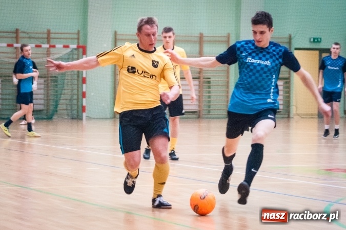 Zdjęcie w galerii na portalu naszraciborz.pl: Niedziela pod znakiem HLPN. Grała druga i pierwsza liga. Trafienie Jarosława Marcisza tysięczną bramką tej edycji ligi futsalu wiadomości z regionu