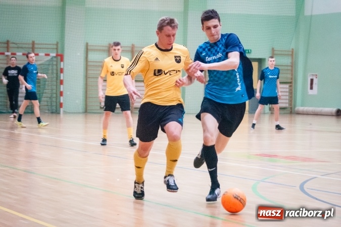 Zdjęcie w galerii na portalu naszraciborz.pl: Niedziela pod znakiem HLPN. Grała druga i pierwsza liga. Trafienie Jarosława Marcisza tysięczną bramką tej edycji ligi futsalu wiadomości z regionu