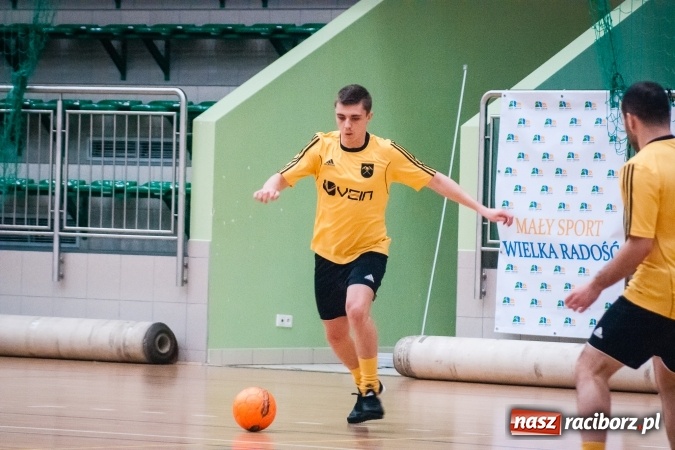 Zdjęcie w galerii na portalu naszraciborz.pl: Niedziela pod znakiem HLPN. Grała druga i pierwsza liga. Trafienie Jarosława Marcisza tysięczną bramką tej edycji ligi futsalu wiadomości z regionu