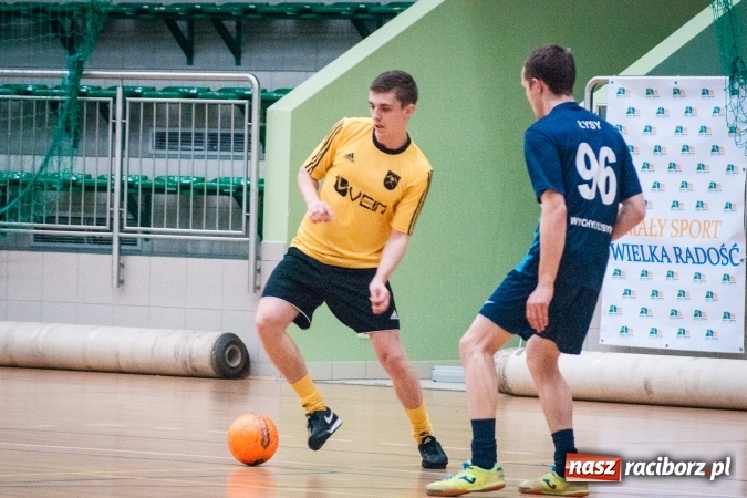 Zdjęcie w galerii na portalu naszraciborz.pl: Niedziela pod znakiem HLPN. Grała druga i pierwsza liga. Trafienie Jarosława Marcisza tysięczną bramką tej edycji ligi futsalu wiadomości z regionu