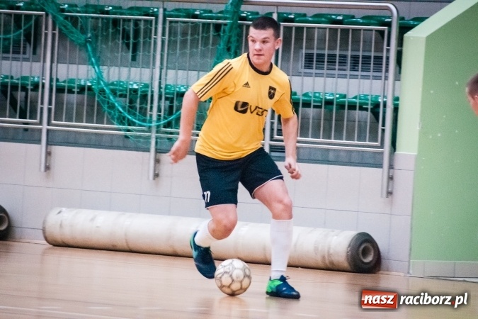 Zdjęcie w galerii na portalu naszraciborz.pl: Niedziela pod znakiem HLPN. Grała druga i pierwsza liga. Trafienie Jarosława Marcisza tysięczną bramką tej edycji ligi futsalu wiadomości z regionu