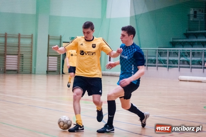 Zdjęcie w galerii na portalu naszraciborz.pl: Niedziela pod znakiem HLPN. Grała druga i pierwsza liga. Trafienie Jarosława Marcisza tysięczną bramką tej edycji ligi futsalu wiadomości z regionu