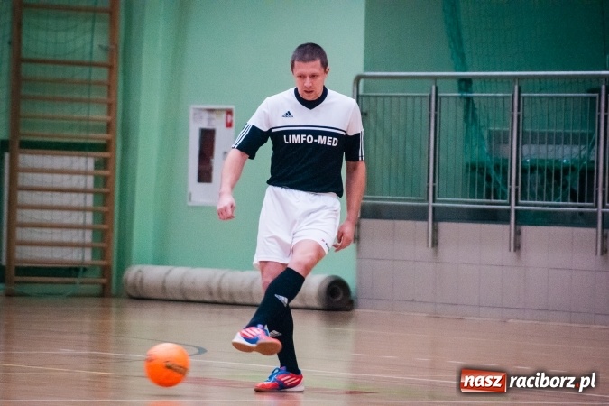 Zdjęcie w galerii na portalu naszraciborz.pl: Niedziela pod znakiem HLPN. Grała druga i pierwsza liga. Trafienie Jarosława Marcisza tysięczną bramką tej edycji ligi futsalu wiadomości z regionu