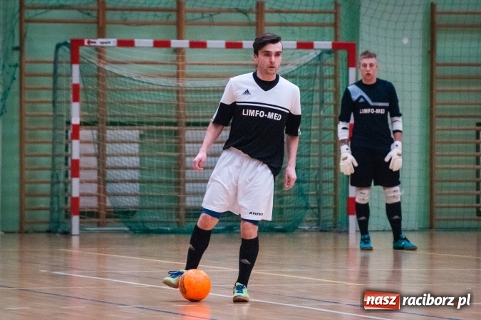 Zdjęcie w galerii na portalu naszraciborz.pl: Niedziela pod znakiem HLPN. Grała druga i pierwsza liga. Trafienie Jarosława Marcisza tysięczną bramką tej edycji ligi futsalu wiadomości z regionu