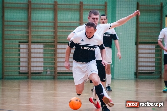 Zdjęcie w galerii na portalu naszraciborz.pl: Niedziela pod znakiem HLPN. Grała druga i pierwsza liga. Trafienie Jarosława Marcisza tysięczną bramką tej edycji ligi futsalu wiadomości z regionu