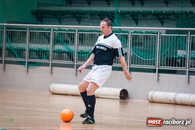 Zdjęcie w galerii na portalu naszraciborz.pl: Niedziela pod znakiem HLPN. Grała druga i pierwsza liga. Trafienie Jarosława Marcisza tysięczną bramką tej edycji ligi futsalu wiadomości z regionu