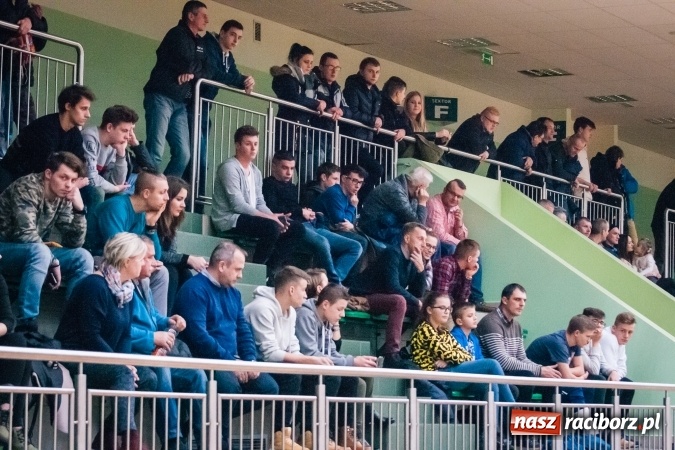 Zdjęcie w galerii na portalu naszraciborz.pl: Niedziela pod znakiem HLPN. Grała druga i pierwsza liga. Trafienie Jarosława Marcisza tysięczną bramką tej edycji ligi futsalu wiadomości z regionu